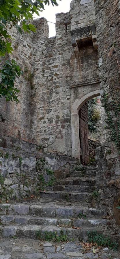شقة Stone Clock'S House نافبكْتوس المظهر الخارجي الصورة