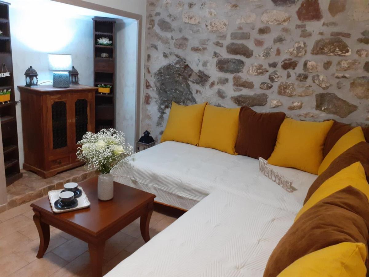 شقة Stone Clock'S House نافبكْتوس المظهر الخارجي الصورة