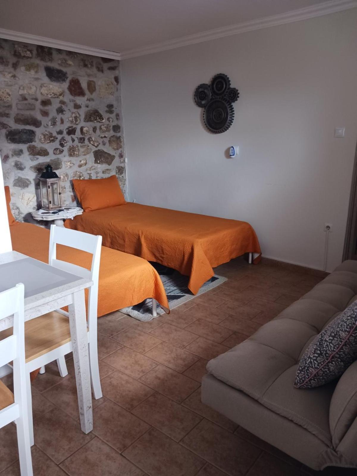 شقة Stone Clock'S House نافبكْتوس المظهر الخارجي الصورة